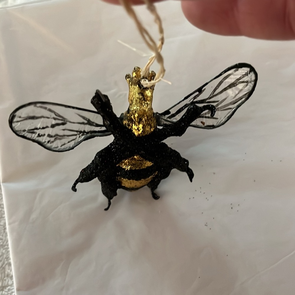 Cody Foster Queen Bee Ornament - Picture 10 of 10